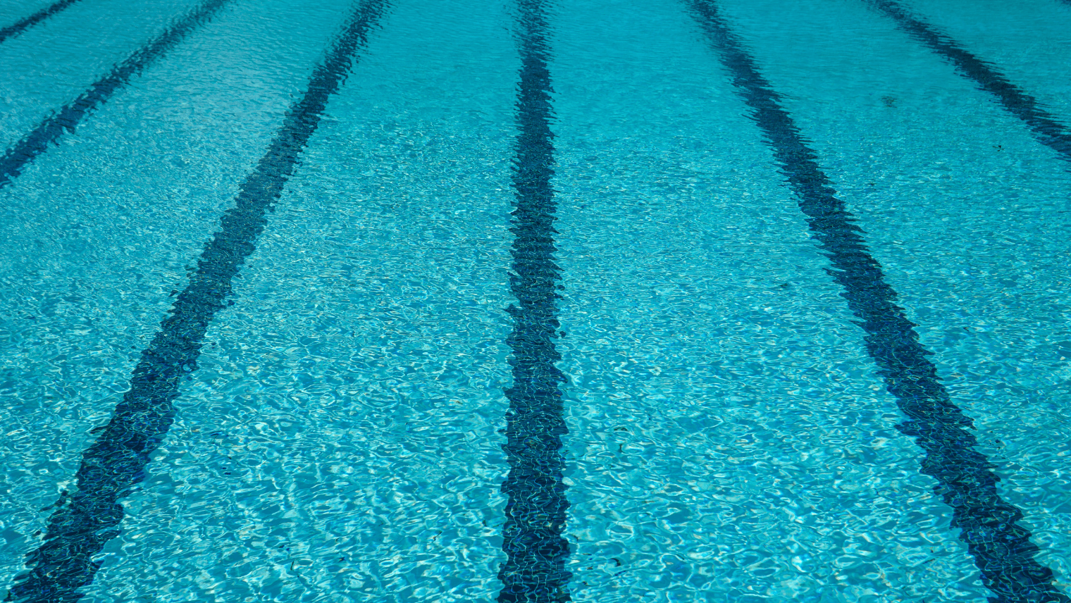 An image of an outdoor swimming pool 